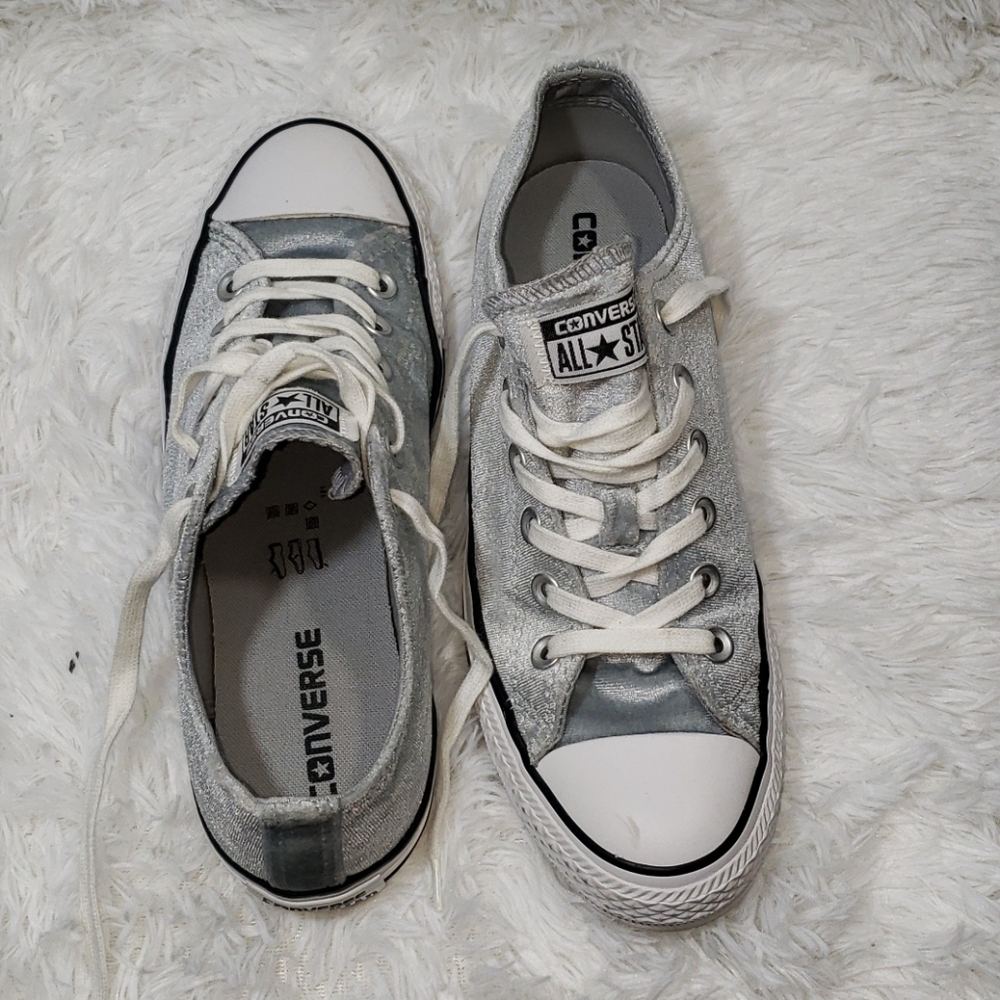Converse Women's Gray velvet sneakers 7.5 - Picture 3 of 4